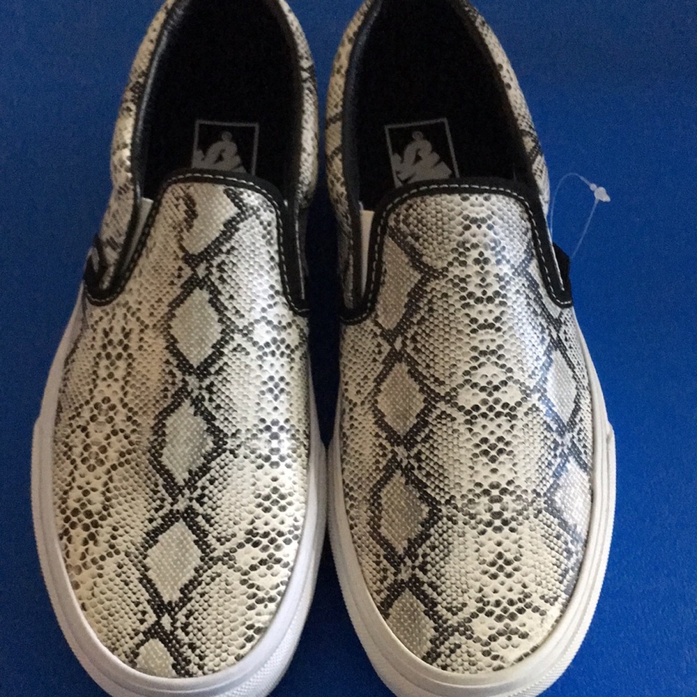 VANS (NEW) SIZE 7.5